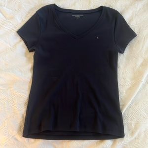 Women’s Tommy Hilfiger lg v neck t shirt